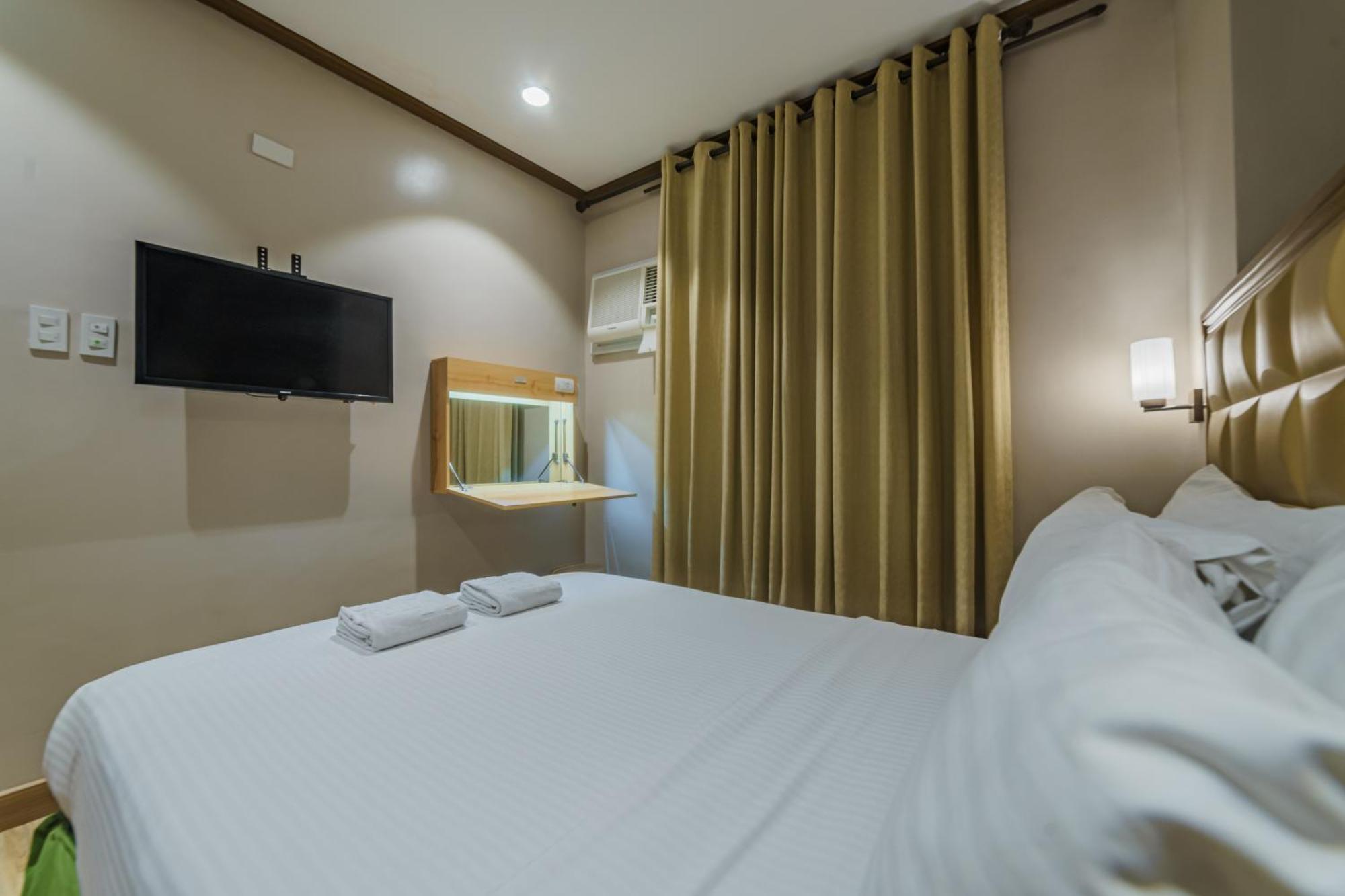 Robertson Hotel Naga  Exterior photo